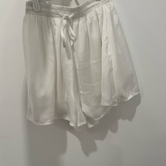 Blush boutique shorts size small - Picture 2 of 3